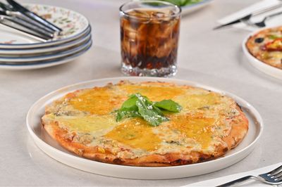 Dört Peynirli Pizza