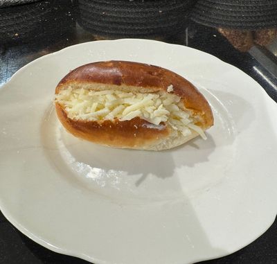 Sakallı Peynir Sandviç