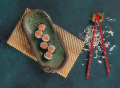 220 Sake Maki (6 Pcs.)