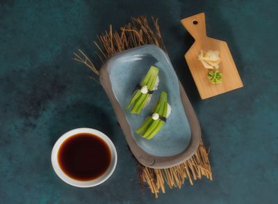 209 Avokado Nigiri (2 Pcs.)