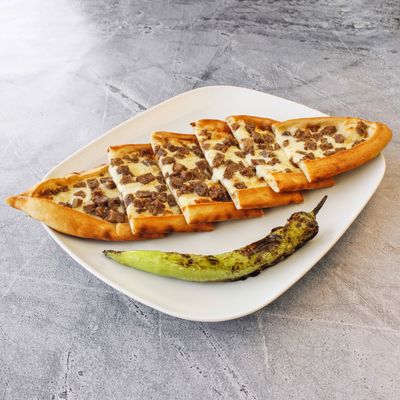 Kuşbaşılı Kaşarlı Pide (Orta)
