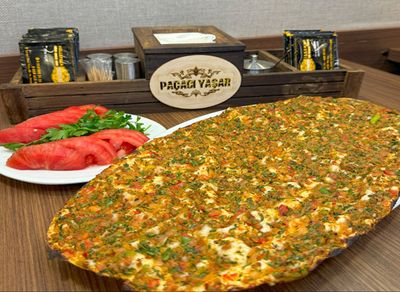 Antep Lahmacun (Sarımsaklı)