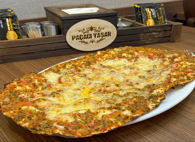 Kaşarlı Lahmacun