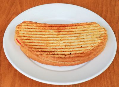 Ayvalık Ekmeğine Karışık Tost