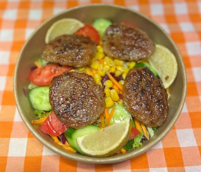 Köfteli Salata