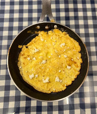 Tereyağlı Beyaz Peynirli Yumurta