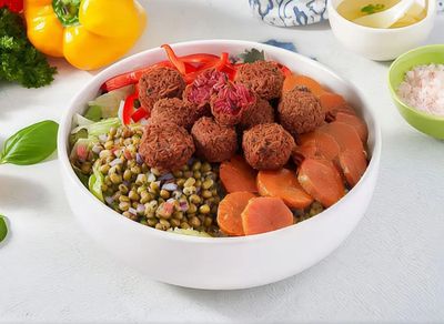 Pancarlı Sebze Köfteli Bowl