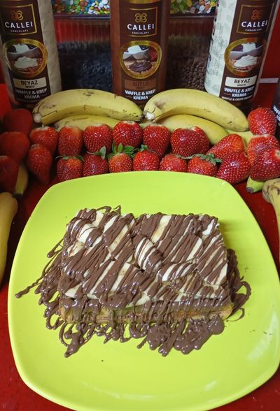 Çikolatalı Muzlu  Waffle