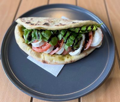 Panuozzo Caprese