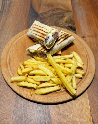 Kaşarlı Köfte Dürüm