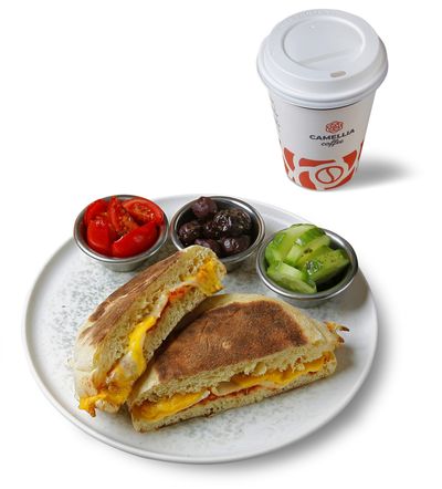 Kaşarlı Cheddarlı Acukalı Bazlama Tost Menü