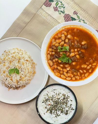 Güveçte Etli Kuru Fasulye Menü