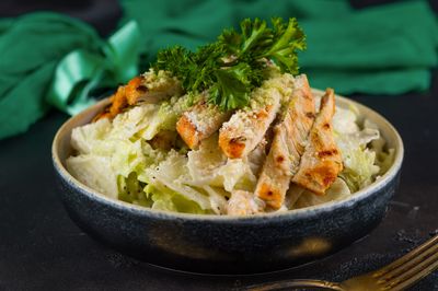Tavuklu Sezar Salata