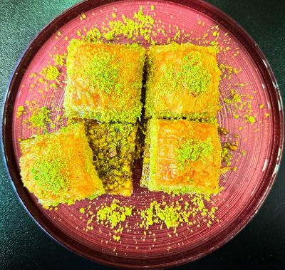 Tereyağlı Fıstıklı Baklava (4 Adet)