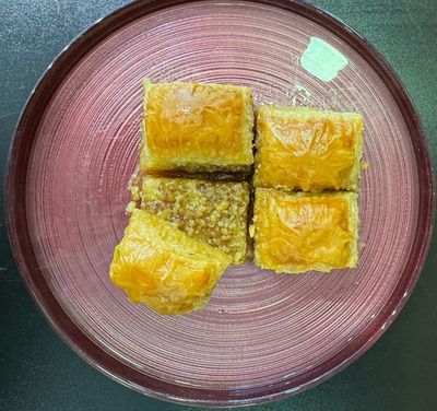 Cevizli Baklava (4 Adet)
