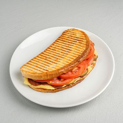 Ayvalık Ekmeğine Karışık Tost