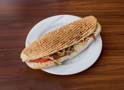 Koru Ekmek Arası Sosis Kızartma