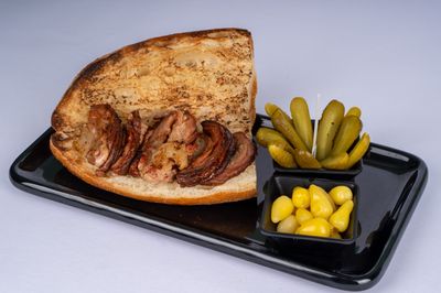 Yarım Ekmek Arası İzmir Usulü Kuzu Kokoreç