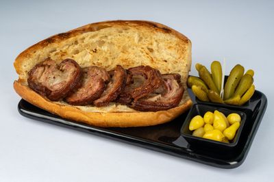 Tam Ekmek Arası İzmir Usulü Kuzu Kokoreç