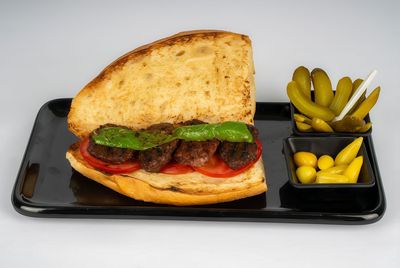 Yarım Ekmek Arası Köfte