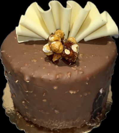Krokanlı Çikolatalı Pasta (No.0)