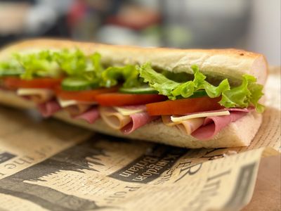 Ton Balıklı Amerikan Salatalı Sandviç