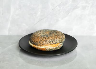 Haşhaşlı 3 Peynirli Sandviç