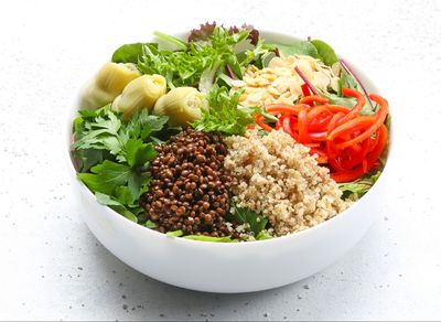 Kinoa Belugia Salata