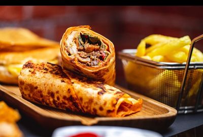 Garlic Sarımsak Soslu Et Döner Dürüm Special