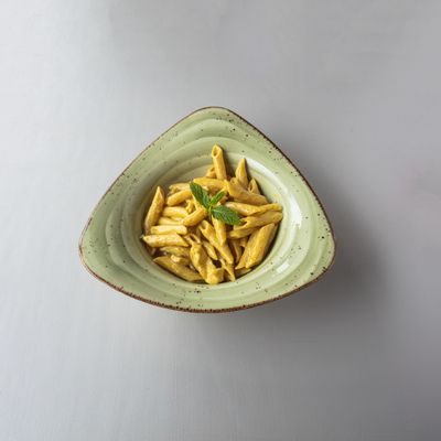 Köri Soslu Tavuklu Penne