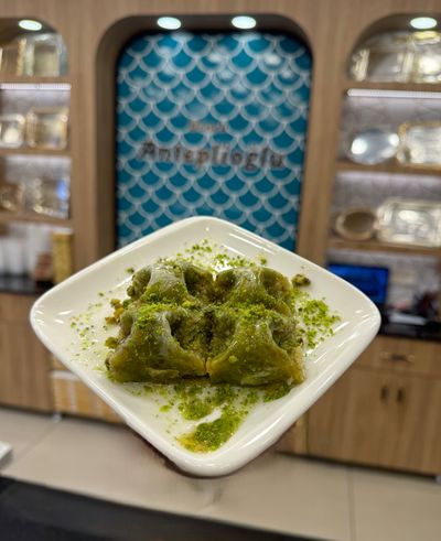 Fıstıklı Cimcik Baklava (4 Adet)