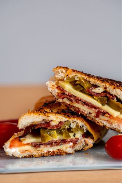 Çeyrek Ekmek Arası Atom Tost