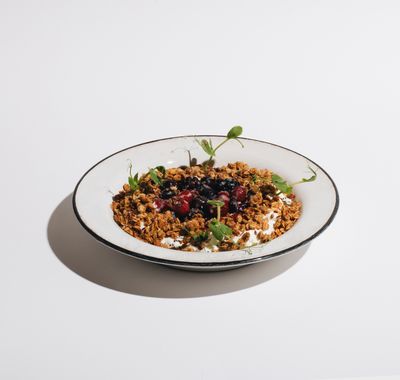 Orman Meyveli Granola Bowl