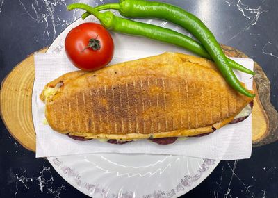 Tam Ekmek Özel Derviş Tost
