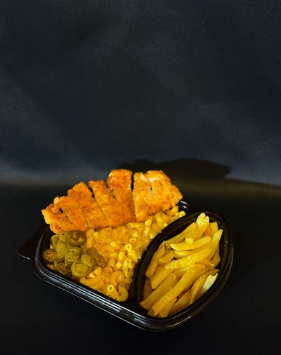 Sade Makarna & Tavuk Menü