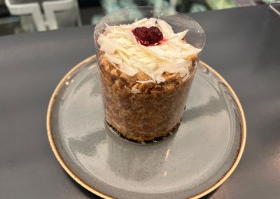 Badem Kaplı Frambuazlı Pasta