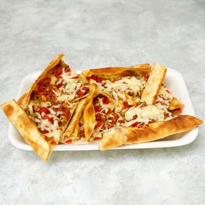 Kuşbaşılı Kaşarlı Mantarlı Pide
