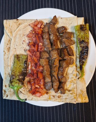 Bol etli kuşbaşı dürüm (200 gr.)