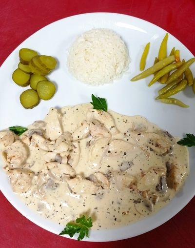 Kremalı Mantarlı Tavuk Sote (250 gr.) & Pilav (300 gr.)