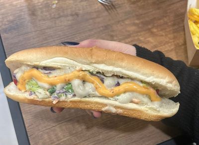 Sosisli Goralı Sandviç