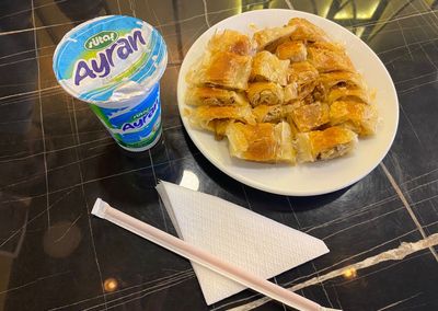 Kıymalı Sarıyer Böreği (250 gr.) & Ayran Menü
