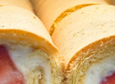 Çilekli Rulo Pasta (Dilim)