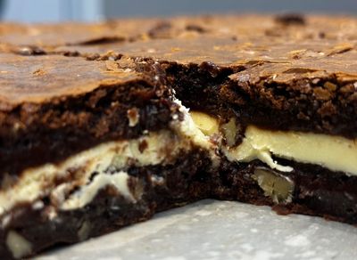 Beyaz Çikolatalı Brownie Kek