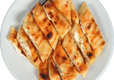 Peynirli Kır Pidesi