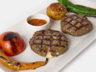 Izgara Kaşarlı Köfte