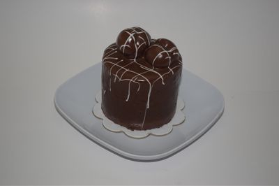 Fıstıklı Profiterollü Pasta (Tek Kişilik)