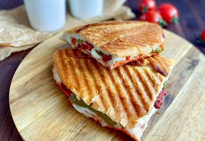 Yarım Ekmek Arası Karışık Tost