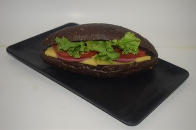 Karabuğdaylı Kaşarlı Salamlı Sandviç