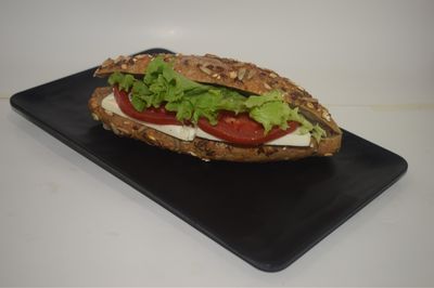 Tahıllı Beyaz Peynirli Sandviç