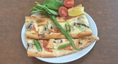 Sebzeli Pide